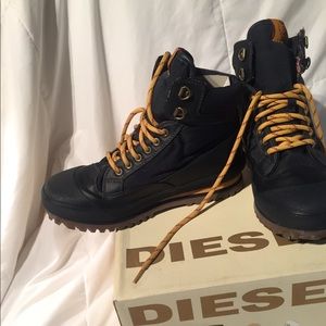 Diesel boots